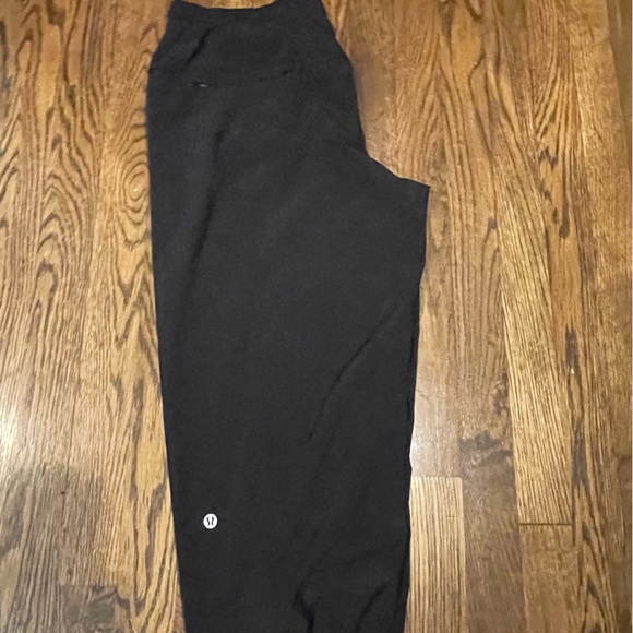 Lululemon Dance Jogger Crop Pants Sz 8 - Picture 2 of 3